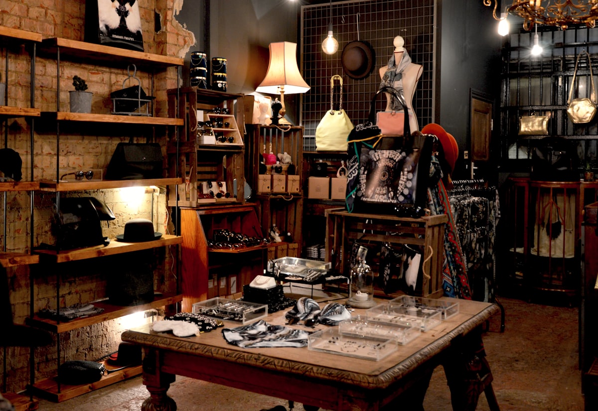 Boutique d’objets chinés, luminaires et accessoires